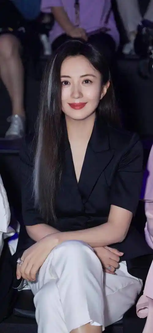 著名演员杨童舒:长得漂亮戏也好,为人低调不张扬,追求平淡生活_傅善祥