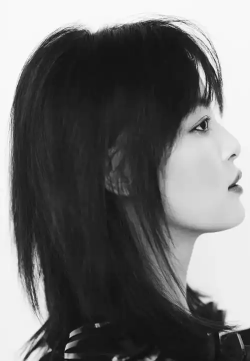 辛芷蕾发型火了,今年最流行的锁骨发get!圆脸女孩的春天到了