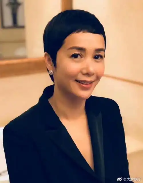 蒋雯丽长发旧照