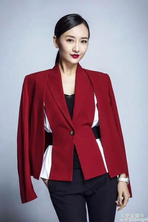有哪些女明星穿红色特别好看?