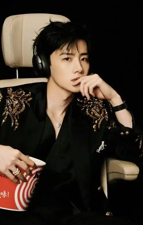 刘涛抱胡歌大腿?_俩人