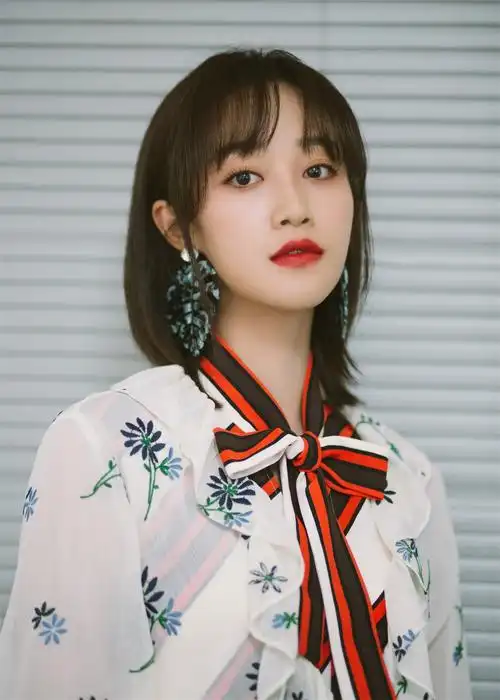 蓝盈莹令人心动的offer首播体验派玩家清爽上线