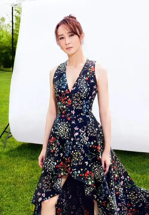 女演员胡静,清新优雅,美艳大气!