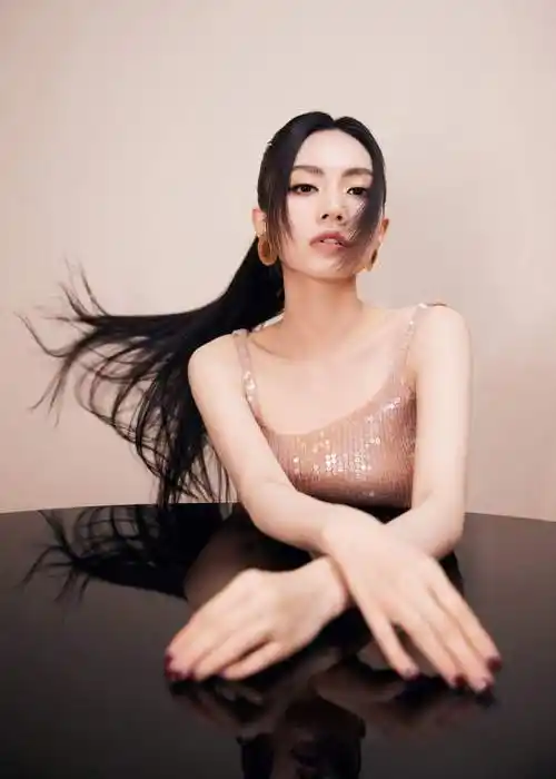 刘惜君接住薛之谦的梗