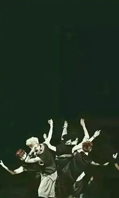 aro  one  说着我们是一家人……那时候,还是12个人组成的生命之树