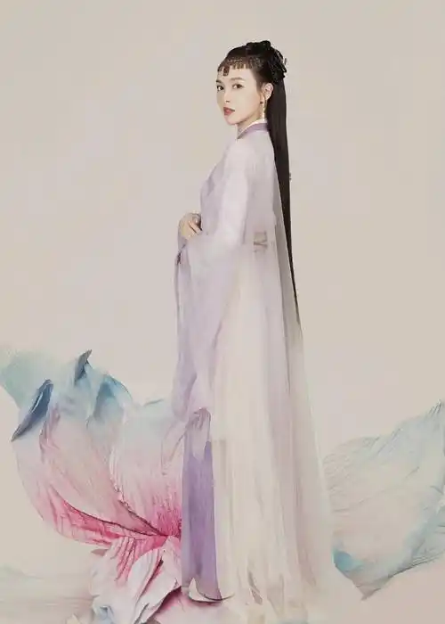 比如:杨幂演的《宫》,刘亦菲《神雕侠侣》,唐嫣《锦绣未央》等等,都是