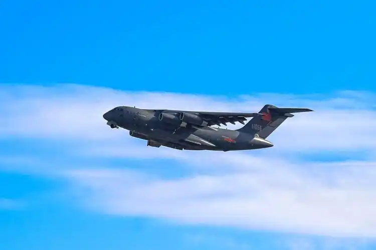 2018第十二届珠海航展运20低空飞行表演