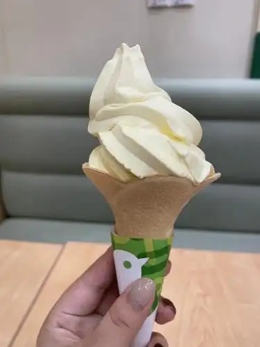 德克士杨枝甘露冰淇淋好吃!