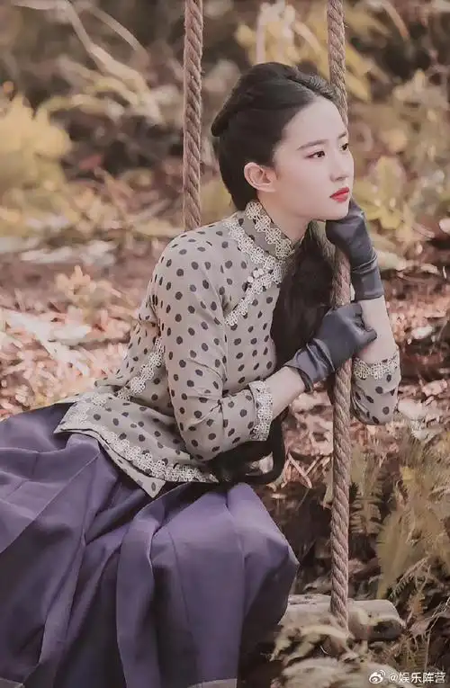 刘亦菲戴面纱#神仙姐姐刘亦菲的新中式风格简直就是民国时期的大家