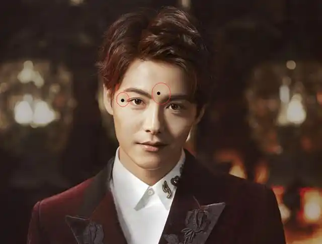 注意了,有这几种痣的男人最容易招惹桃花