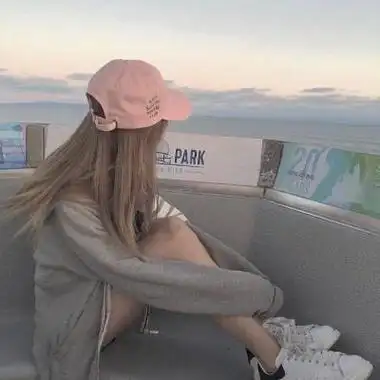 清晰文艺美女头像微信2018最新 下次见你谈笑风声不动情分享!