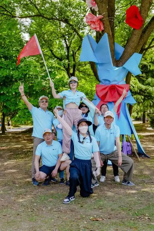 张总和他の兄弟姐妹们的夏日出游——乐胶网八周年团建活动圆满完成