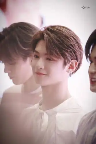 黄明昊的专属若芽海