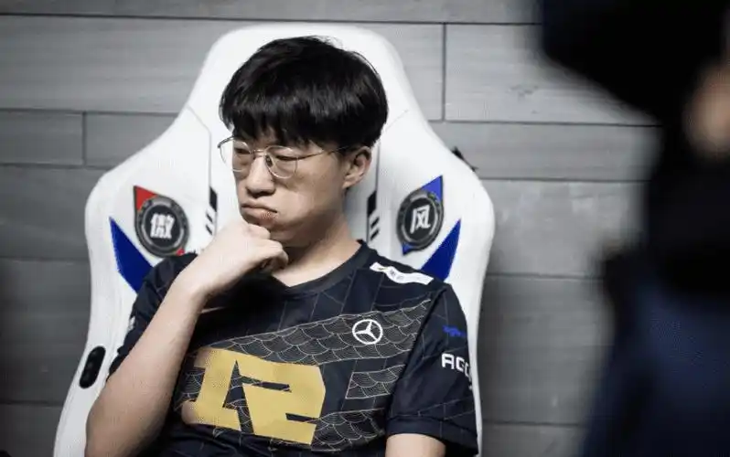 随着近日lpl春季比赛即将结束,《电子竞技》杂志主编石翔是业内人士b