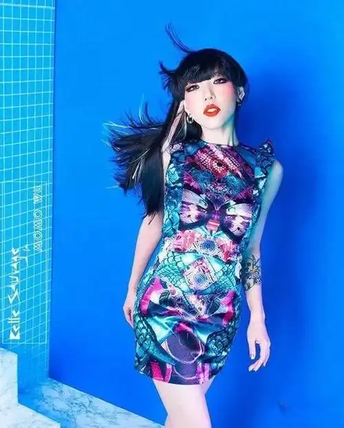 事实证明逐渐消失的吴莫愁早已经走上了一条不归路