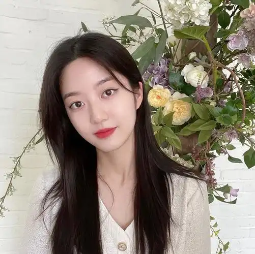 为饰演裴露娜的演员金贤秀开个美图搬运楼