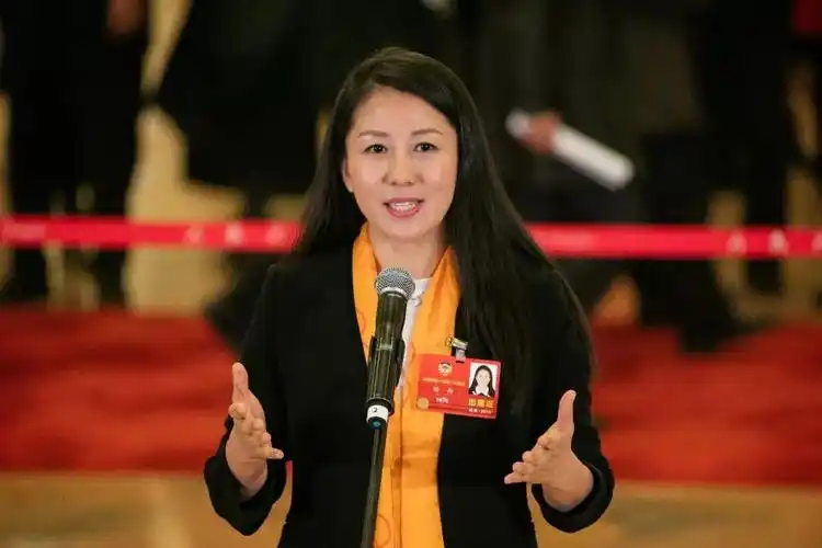 今年两会首设的这条通道上,精彩不断!