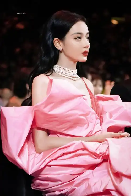 迪丽热巴超话#迪丽热巴微博之夜#坠入@dear-迪丽热巴