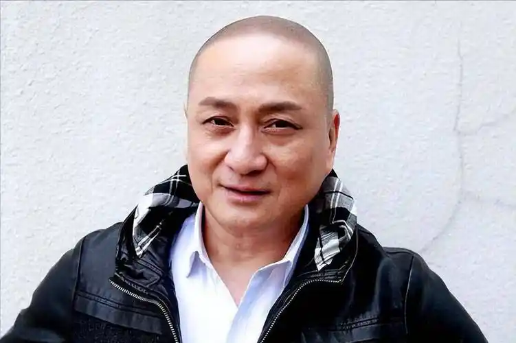 苗侨伟仍帅气有型,汤镇业罕见现身_黄日华_生活_观众