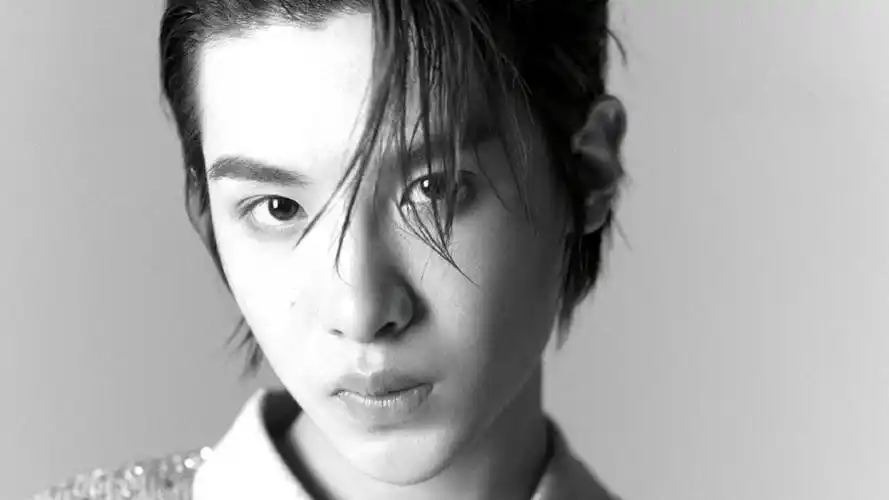 小鲜肉黄明昊时尚封面大片霸气写真,高清壁纸图片,大陆明星-回车桌面