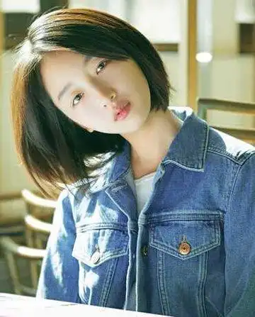 头发型看腻了带有平齐发尾的短直发波波头不妨将发尾修剪成碎发造型吧