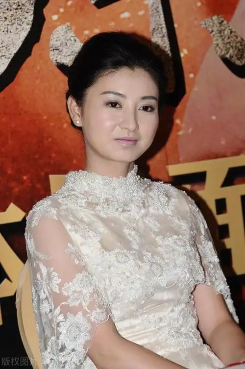 斓曦这身材,这才是尤物啊!