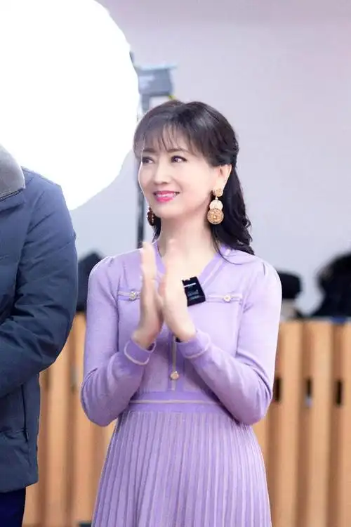 说到"冻龄女神",很多人脑海中想到的就是赵雅芝吧?