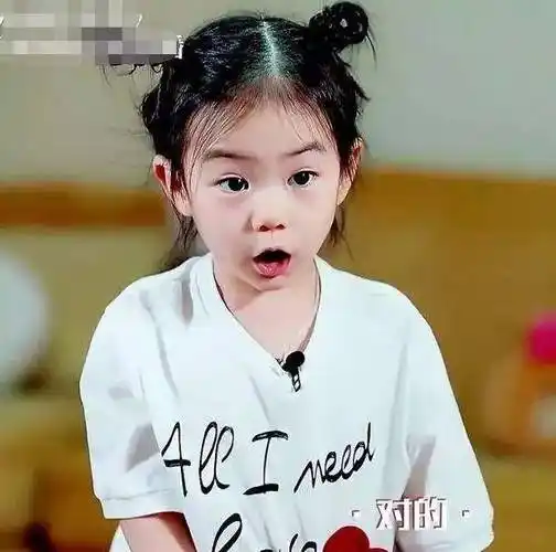 戚薇女儿首支单曲献唱,lucky俏皮可爱童声动听,简直是妈妈翻版