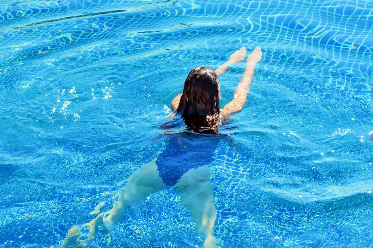 游泳前吃饭还是游泳后吃饭 游泳前和游泳后是否吃饭,在理念上存在一定