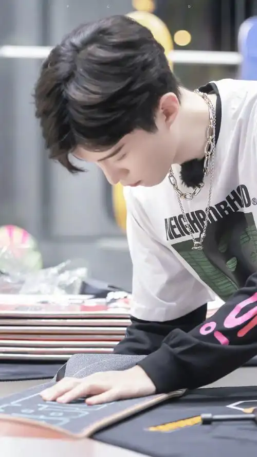 被演艺事业耽误的手模#提名范丞丞!