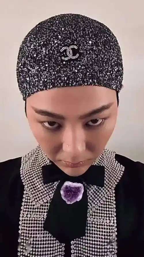 拍大片!最新权志龙ins更新照片 676767