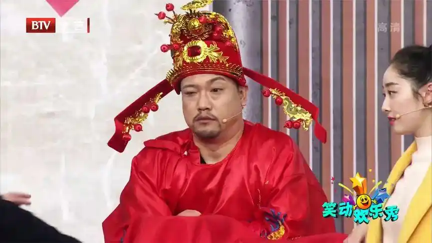 贾冰小品《财神驾到》,往那一站就是笑点,不愧是喜剧界的黑马-影视综