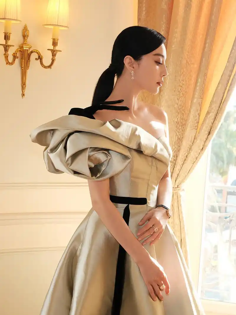 组图范冰冰香槟金单肩泡泡袖礼服华贵女王气场