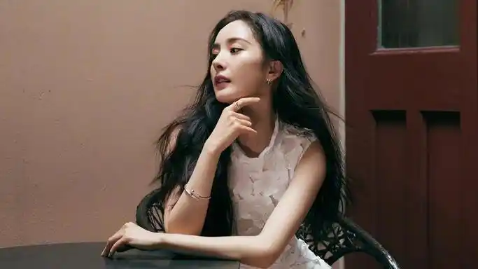 27娱乐资讯:杨幂,张凌赫,唐嫣,刘昊然,景甜,张嘉倪,张晚意,柳岩