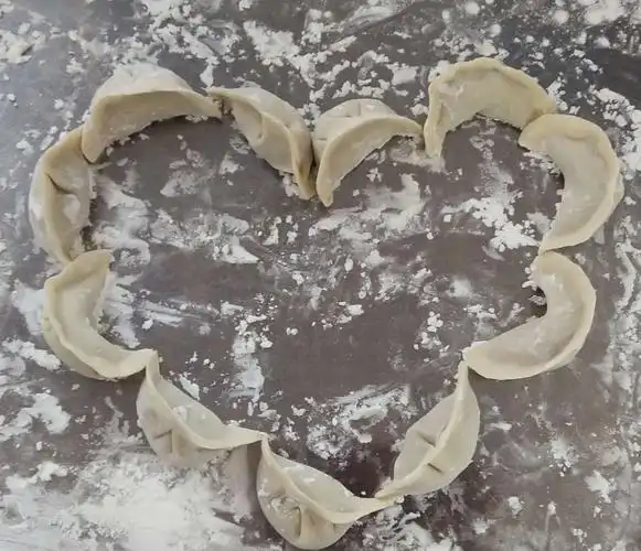 饱含"爱心"的饺子,吃起来更加美味.