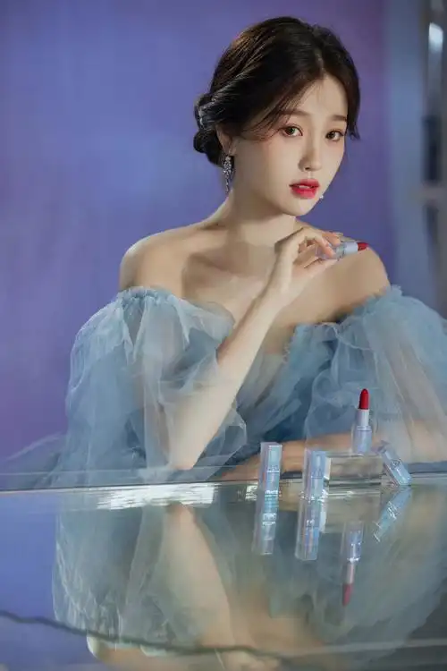 虞书欣连衣裙造型!可甜可盐,穿出不一样的效果 - 知乎