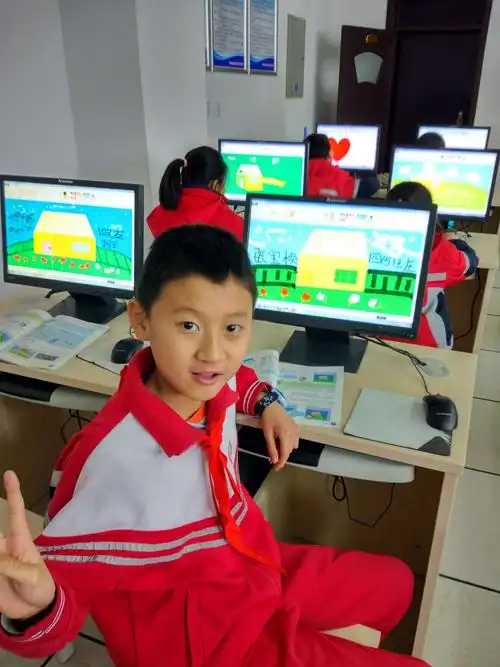 我教孩子们电脑课