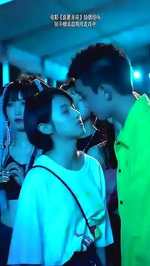 吴磊张子枫吻戏花絮这也太甜了吧