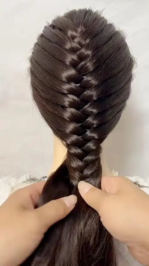手残党也可以扎的满头鱼骨辫
