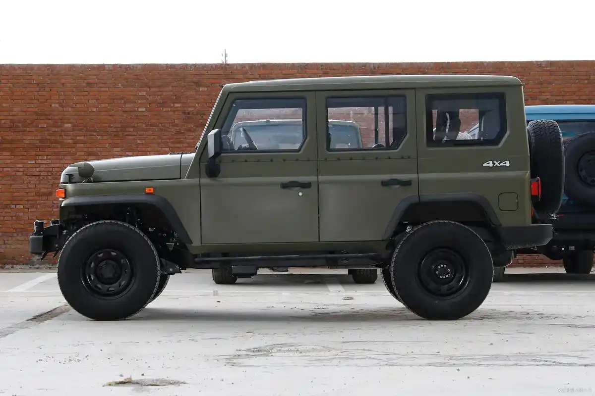 老北京212正式改款!仅卖9.9万,配三菱2.4t引擎,与勇士同平台