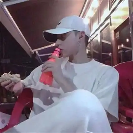 个性帅气男生朋友圈背景图片大全 时间把你变得面目全非_2