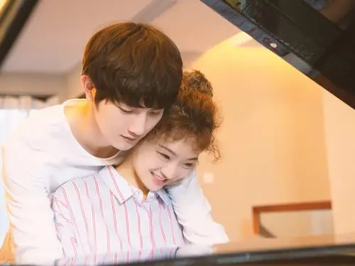 青春爱情剧《我的邻居睡不着》