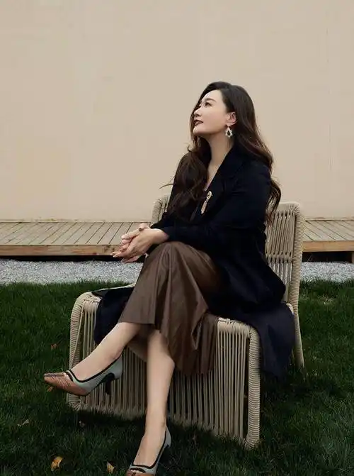 谭晶杂志封面大片丨聆听天籁 优雅律动_色泽_皇室_层次