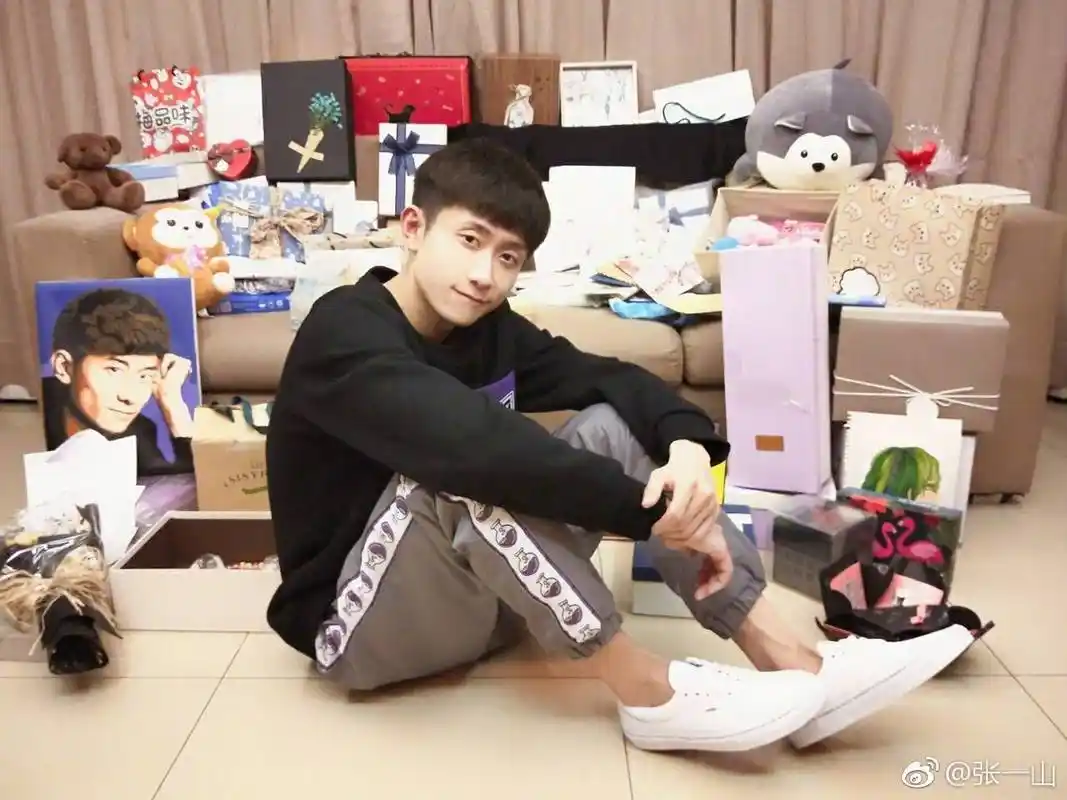 明星上脚,邓超,罗志祥,张一山,潘粤明,韩庚最近上脚哪些球鞋