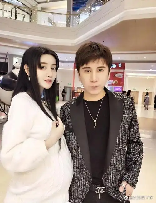 事实证明,花800万整容成范冰冰的何承熹,早已走上一条不归路了