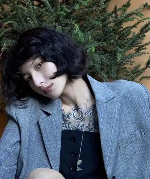 2021年这3款短发必火,照着剪美爆了|刘海|微卷|发型|复古|齐刘海_网易