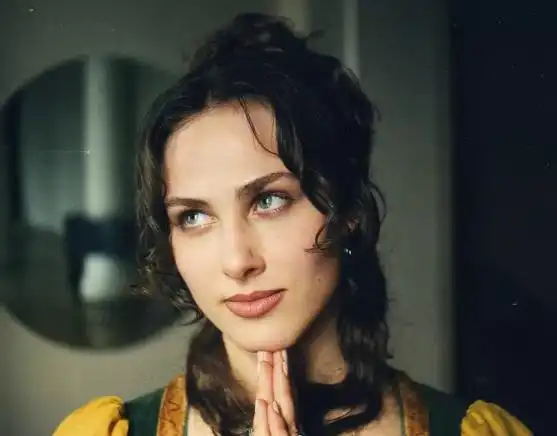 安娜·捷尼拉洛娃_演员_作品_个人资料_简历_经历_留言