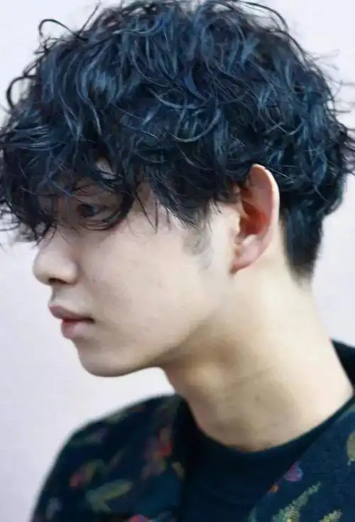 男生烫发后怎么打理好看 潮又帅气的男生短发