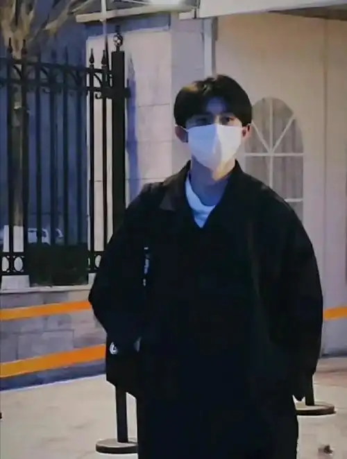 马嘉祺壁纸头像风衣