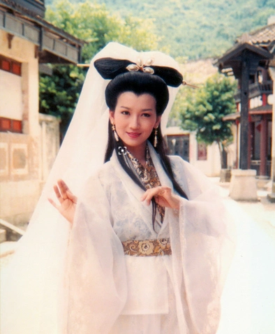 《新白娘子传奇》,相信很多70,80后的人们一定记忆犹新,尤其是赵雅芝